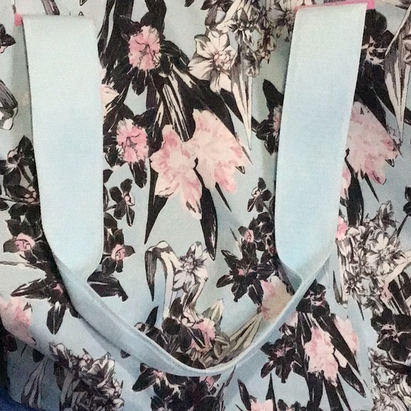 Just Do It! ☑️ Nike Radiate Tote NWT! - Picture 4 of 5